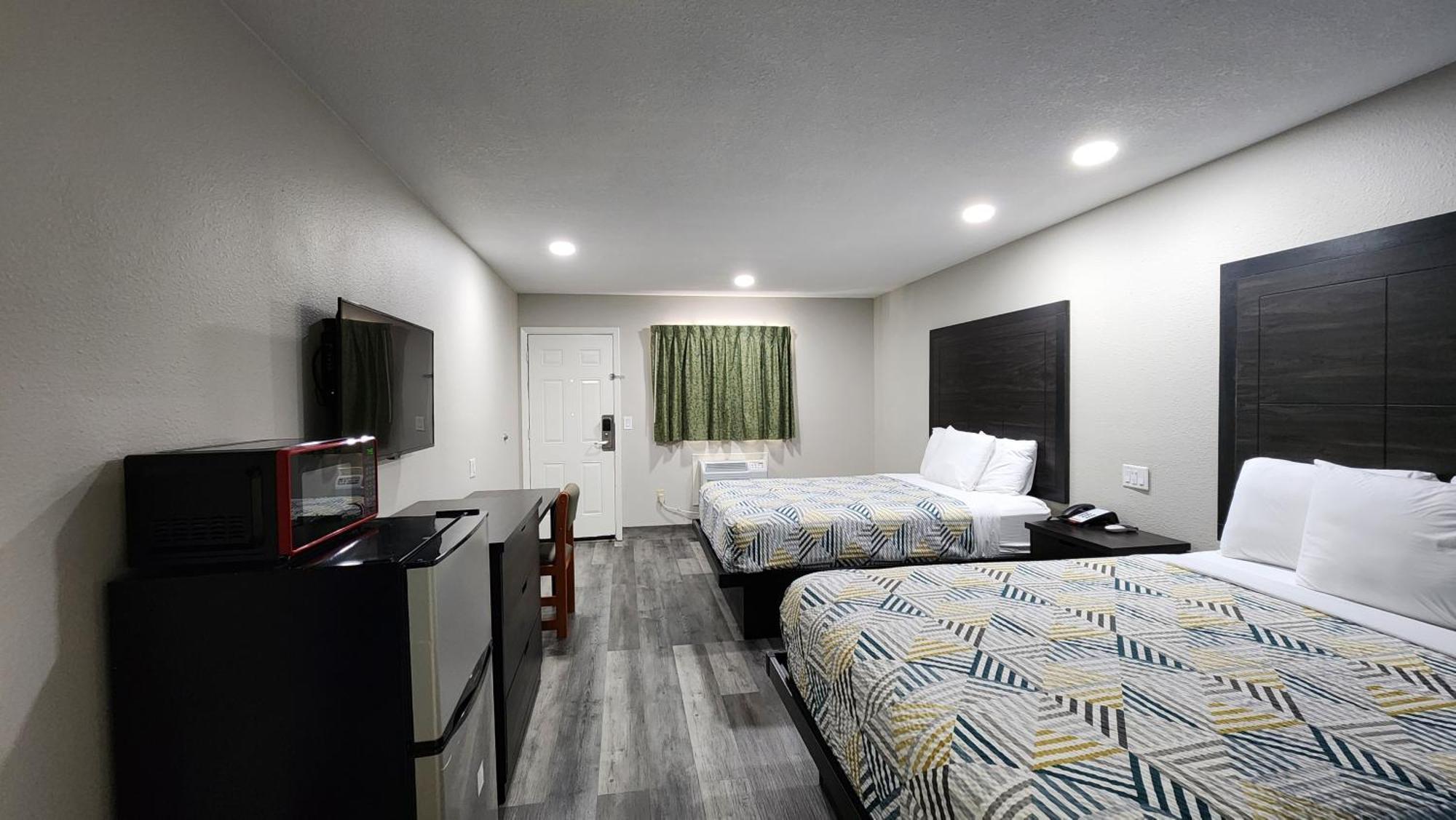 Scottish Inn & Suites Wharton Exteriör bild
