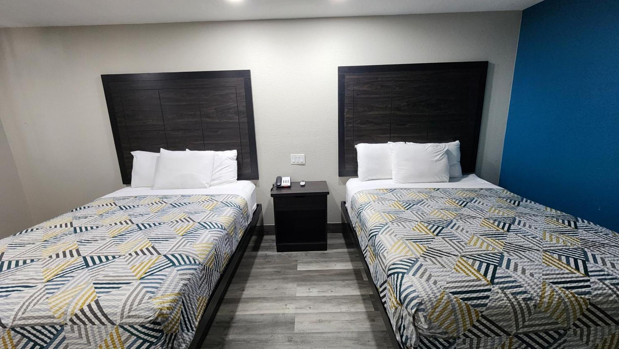 Scottish Inn & Suites Wharton Exteriör bild